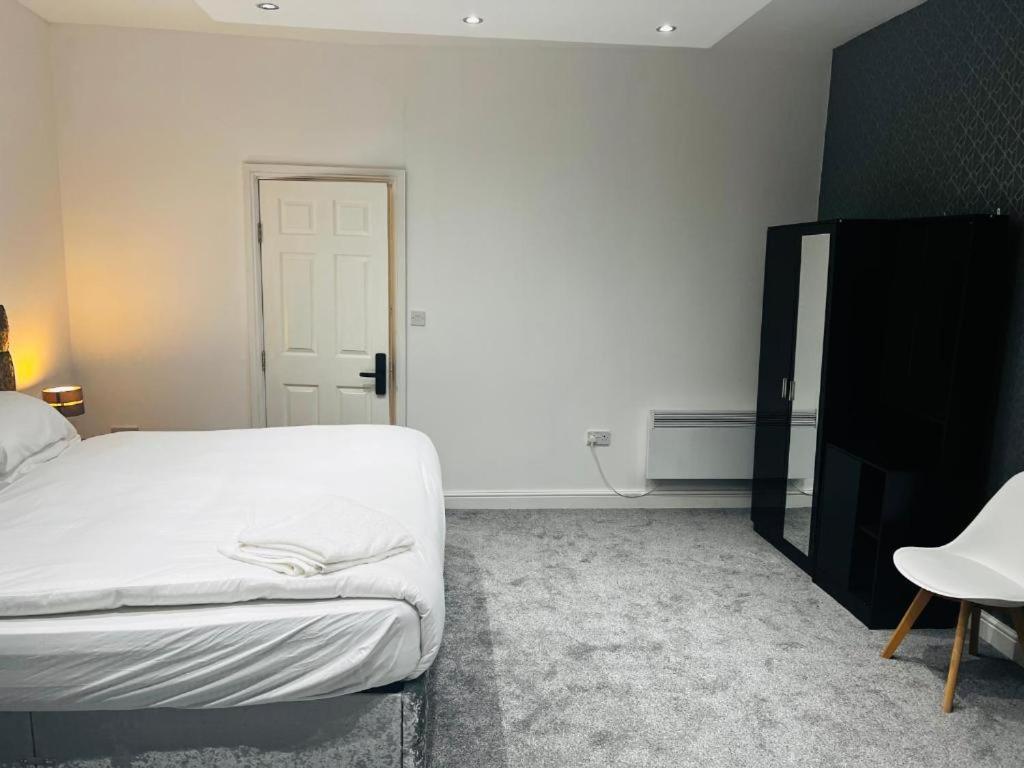 Hotel Oyo The Pleasant House Manchester Esterno foto
