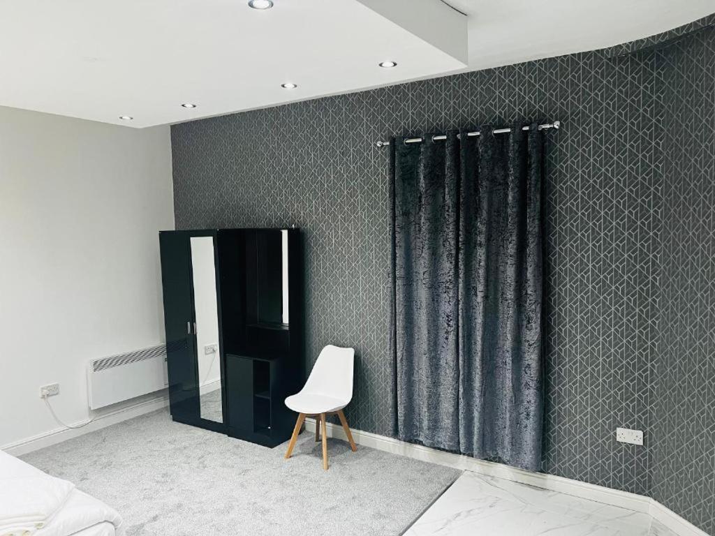 Hotel Oyo The Pleasant House Manchester Esterno foto