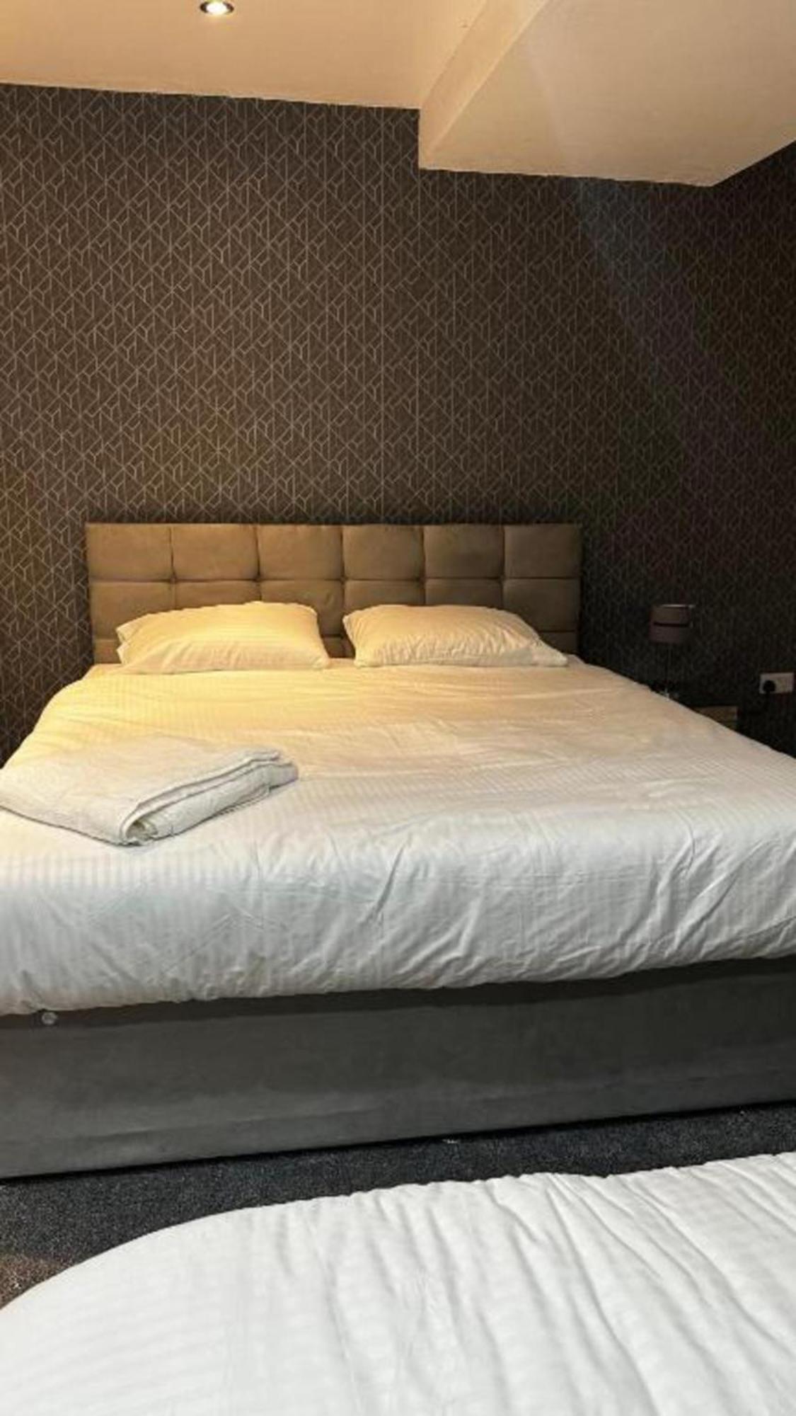 Hotel Oyo The Pleasant House Manchester Esterno foto