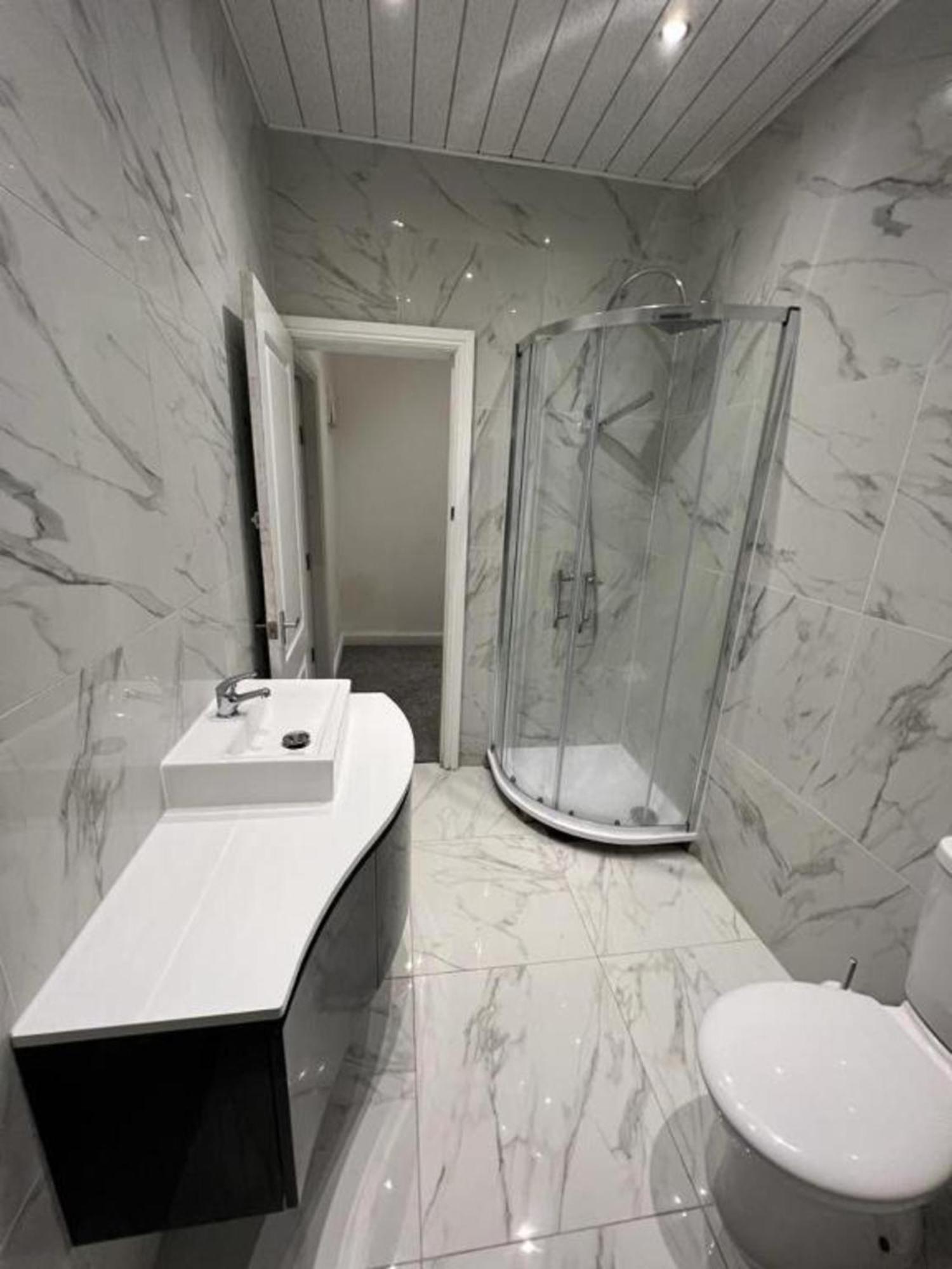 Hotel Oyo The Pleasant House Manchester Esterno foto