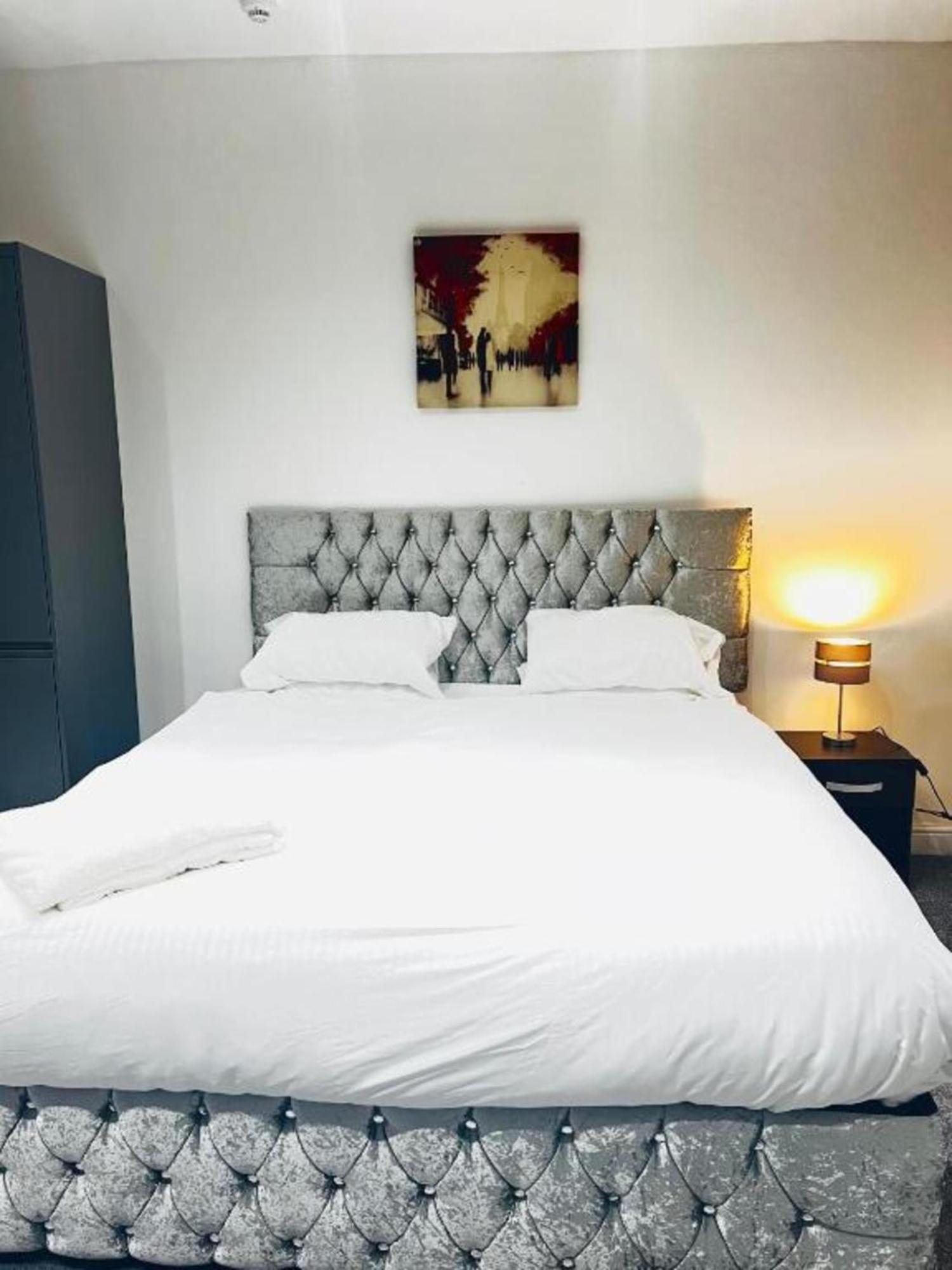 Hotel Oyo The Pleasant House Manchester Esterno foto